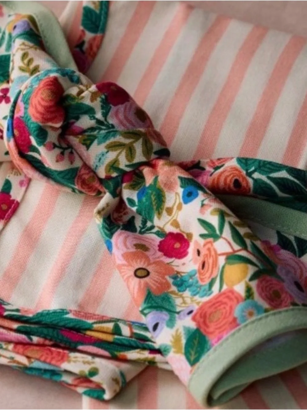 NWT Rifle Paper Co. Cloth Napkins (2pcs) Pink and Cream Striped with Floral Trim